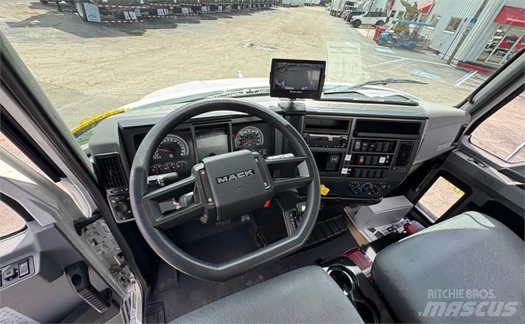 Mack MD6 Camion poubelle