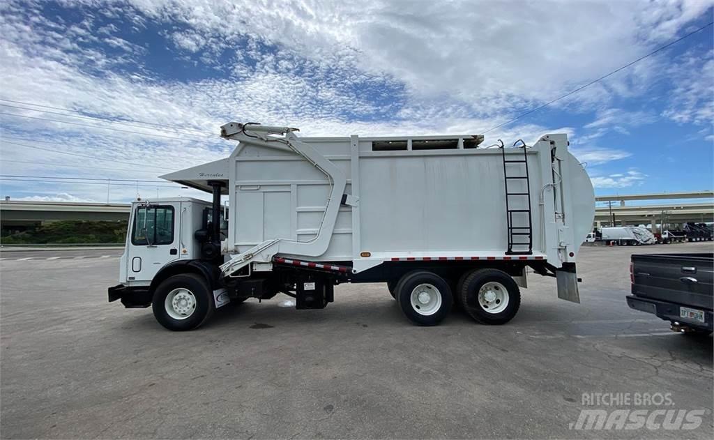 Mack MR688S Camion poubelle