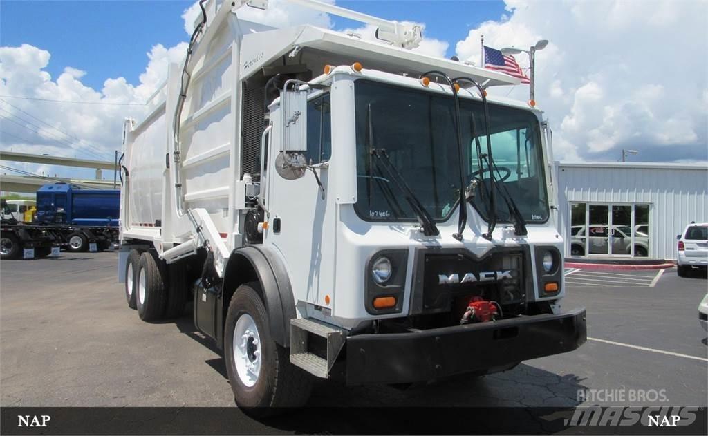 Mack MR688S Camion poubelle