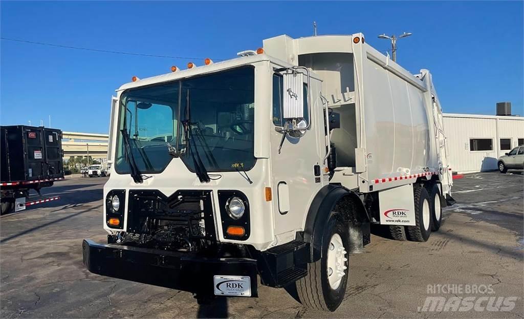 Mack MRU613 Camion poubelle
