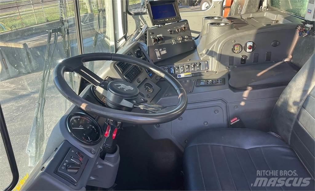 Mack MRU613 Camion poubelle