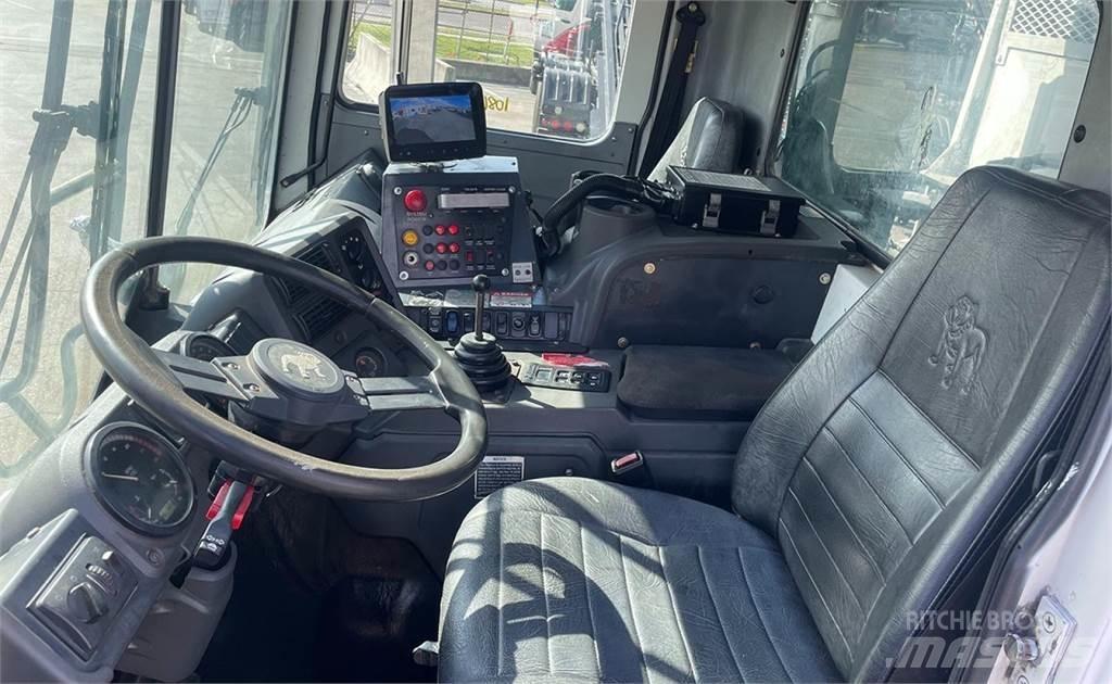 Mack MRU613 Camion poubelle