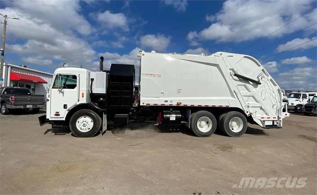 Peterbilt 320 Camion poubelle
