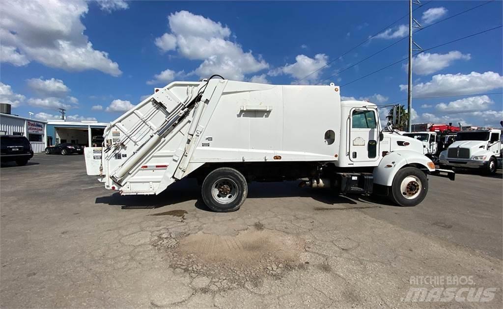 Peterbilt 335 Camion poubelle