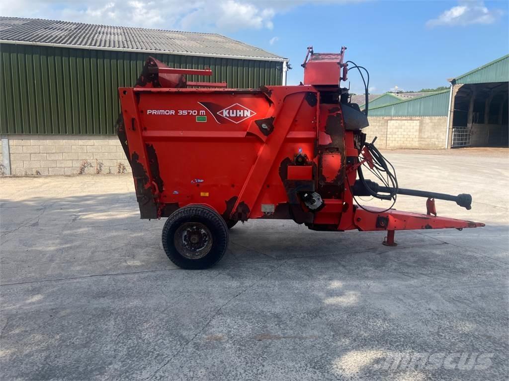 Kuhn 3570 Dérouleuse, pailleuse