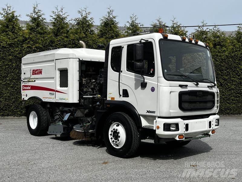 Autocar Xpert Camion balayeur
