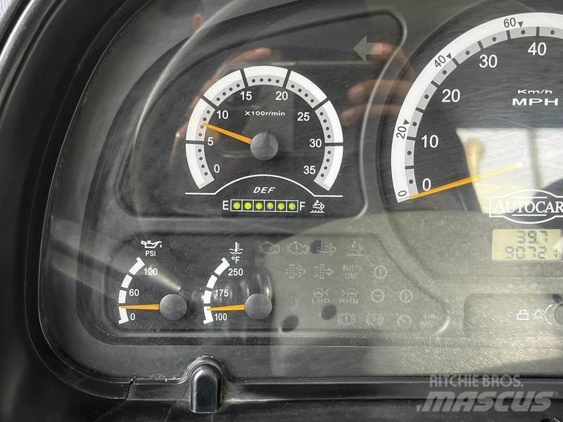 Autocar Xpert Camion balayeur