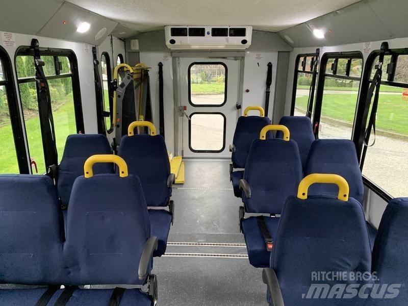 Chevrolet Express Mini-bus