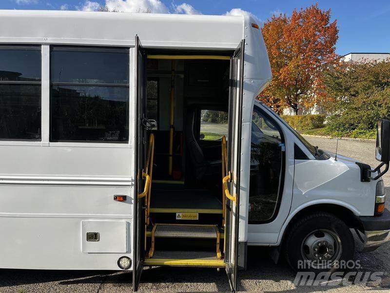 Chevrolet Express Mini-bus