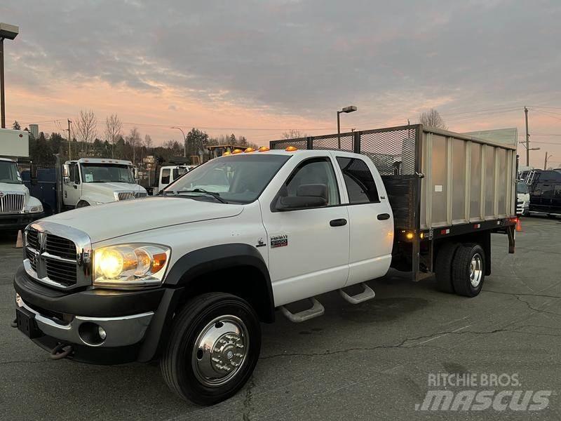 Dodge Ram 5500 Camion plateau