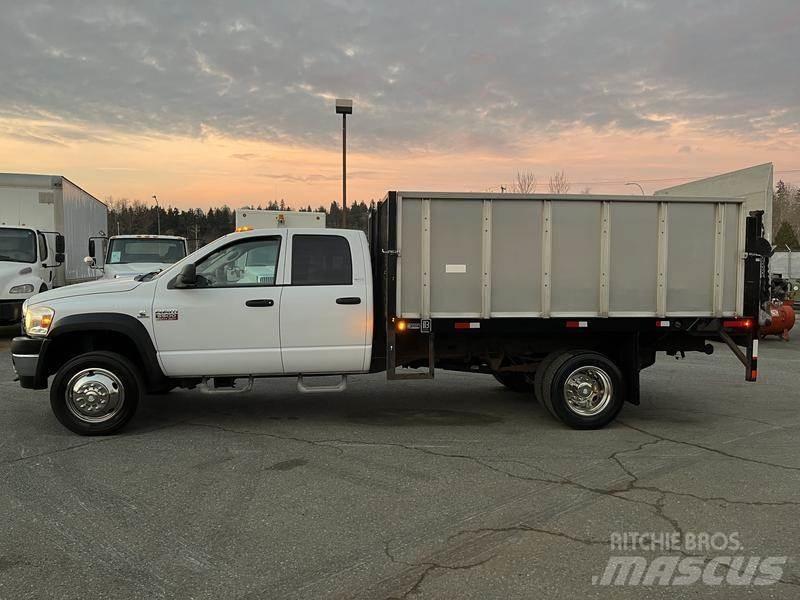 Dodge Ram 5500 Camion plateau