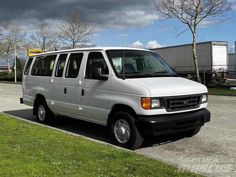 Ford Econoline Voiture