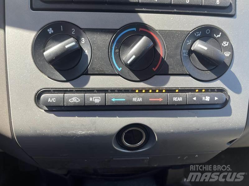 Ford Expedition Voiture