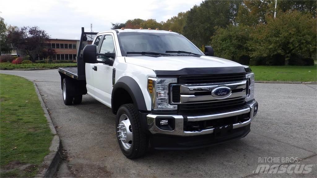 Ford F-550 Camion plateau