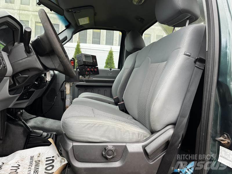 Ford F-550 Chasse neige