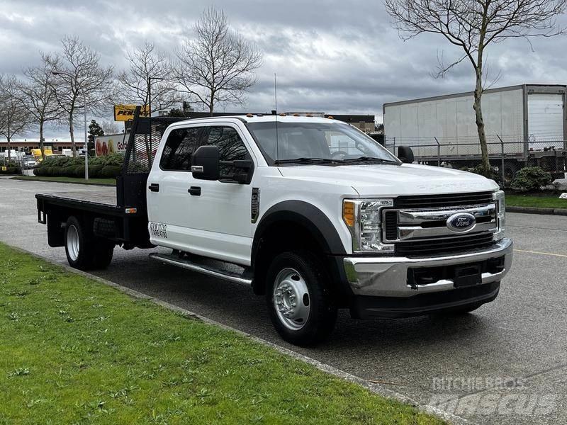 Ford F-550 Camion plateau