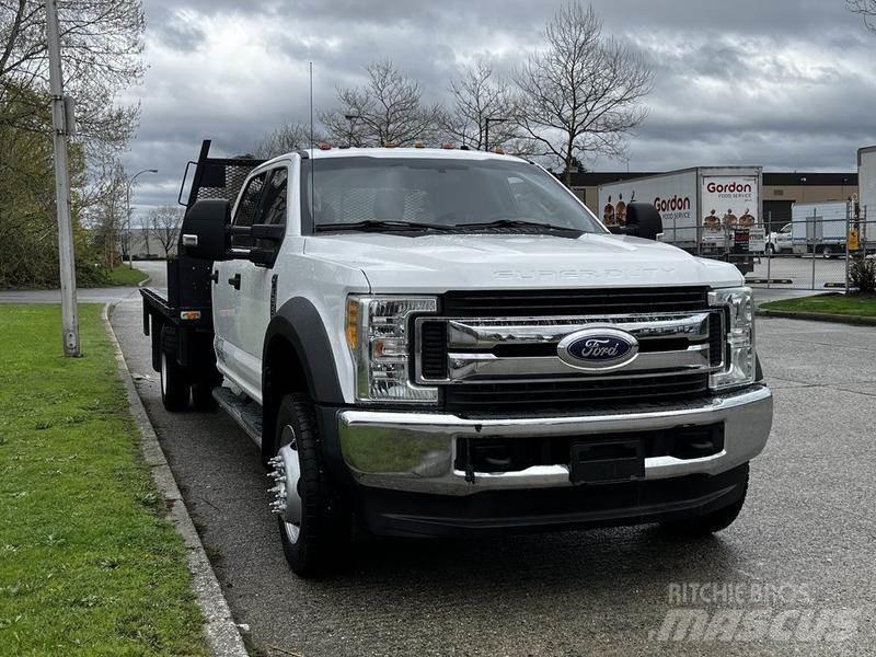 Ford F-550 Camion plateau