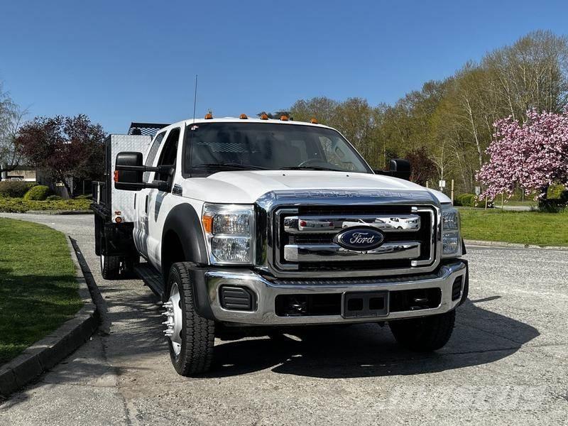 Ford F-550 Camion plateau