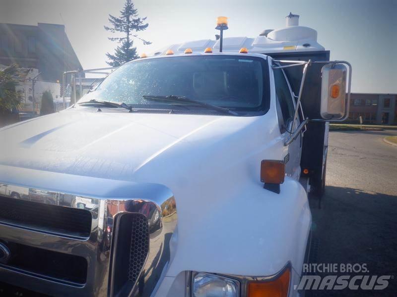 Ford F-650 Camion aspirateur, Hydrocureur
