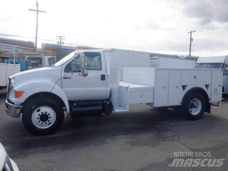 Ford F-750 Camions et véhicules municipaux