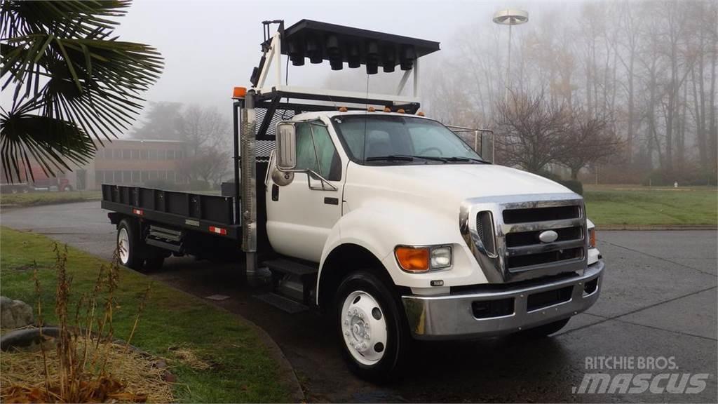 Ford F-750 Camion plateau