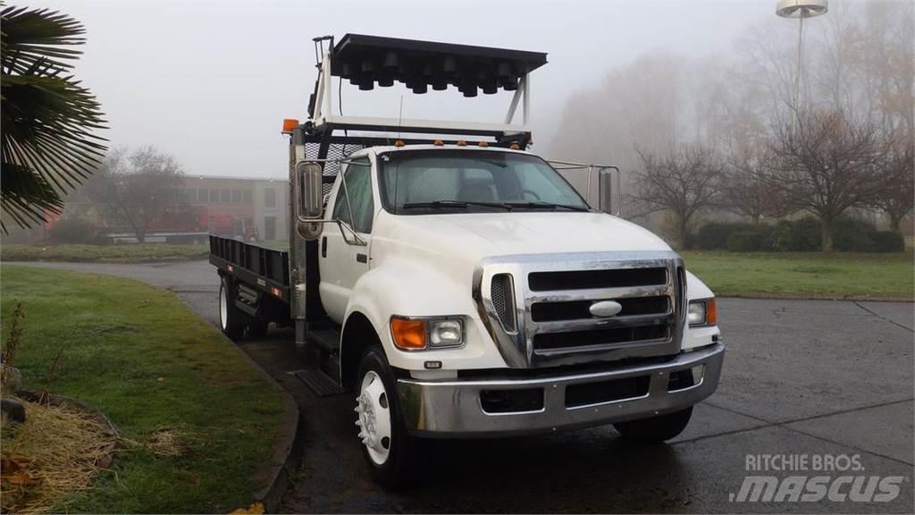 Ford F-750 Camion plateau