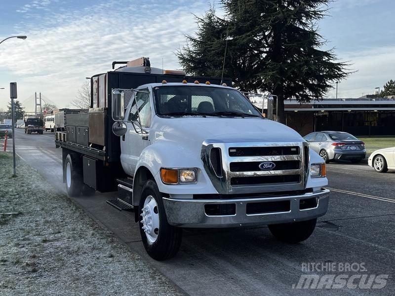 Ford F-750 Camion plateau