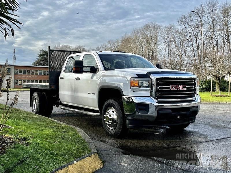 GMC Sierra 3500HD Camion plateau