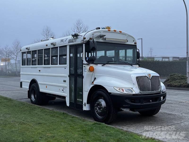 International 4200 Mini-bus