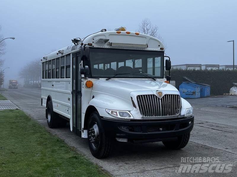 International 4200 Mini-bus
