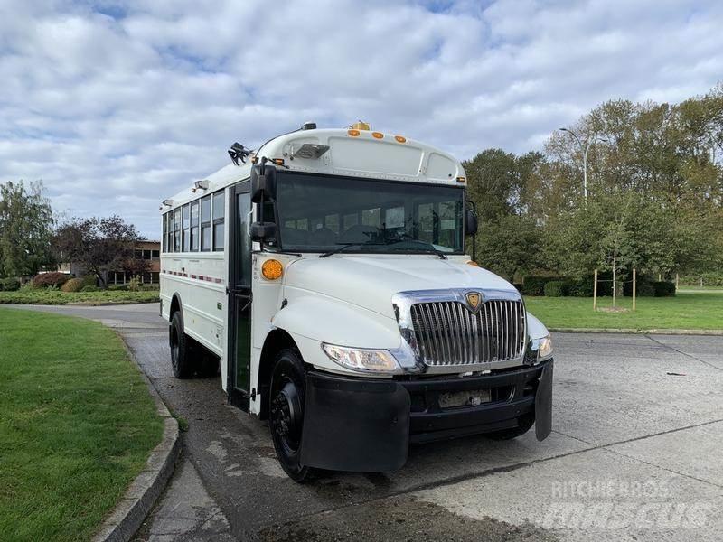International 4200 Mini-bus
