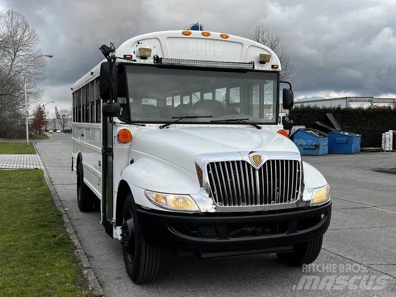 International 4200 Mini-bus