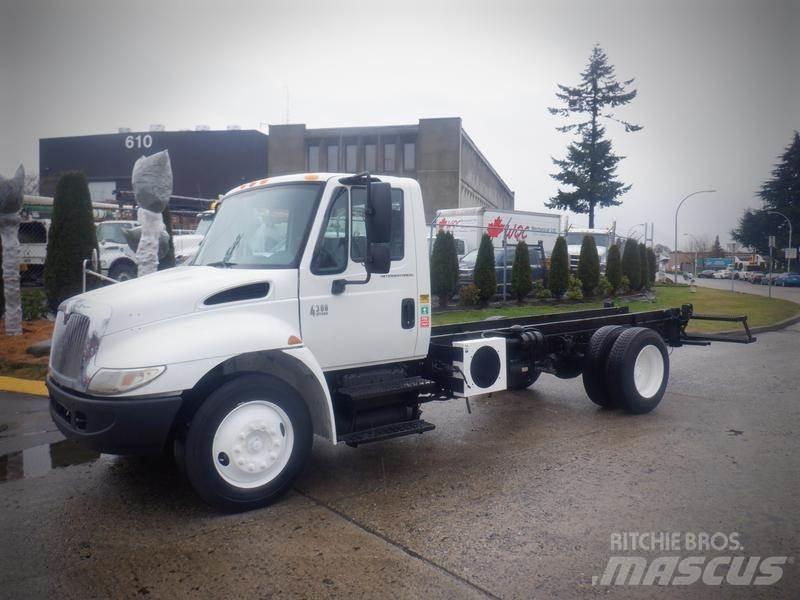 International 4300 Châssis cabine