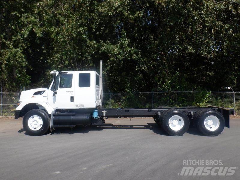 International 7400 Châssis cabine