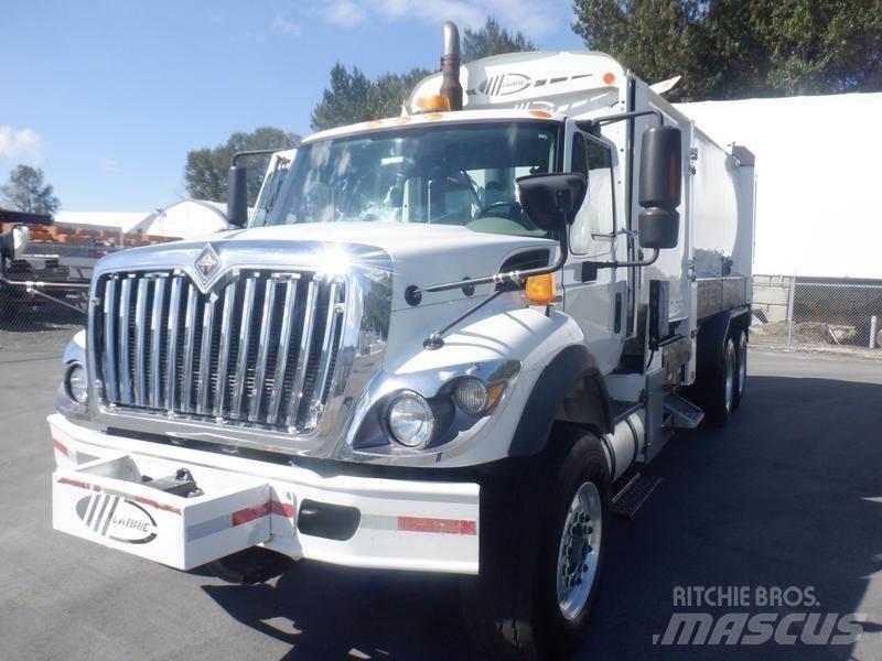 International 7400 Camion poubelle