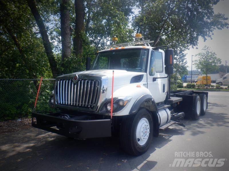 International 7400 Châssis cabine