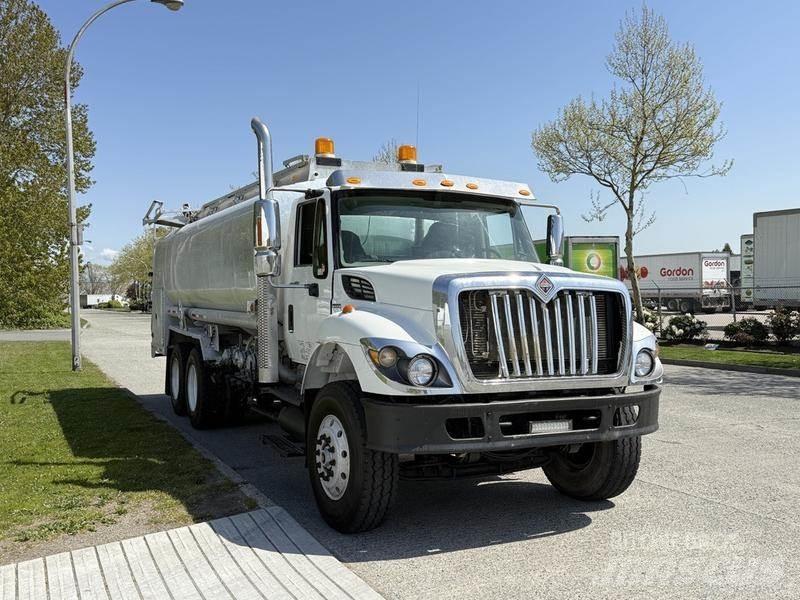 International 7500 Motrici cisterna