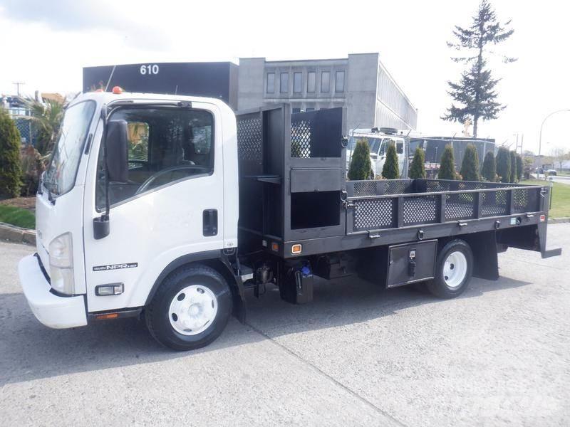 Isuzu NPR Camion plateau