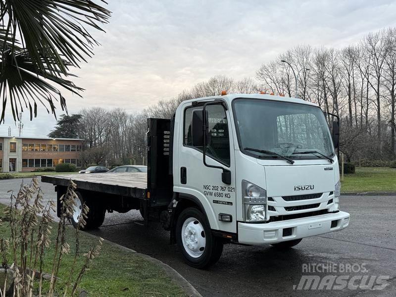 Isuzu NPR Camion plateau