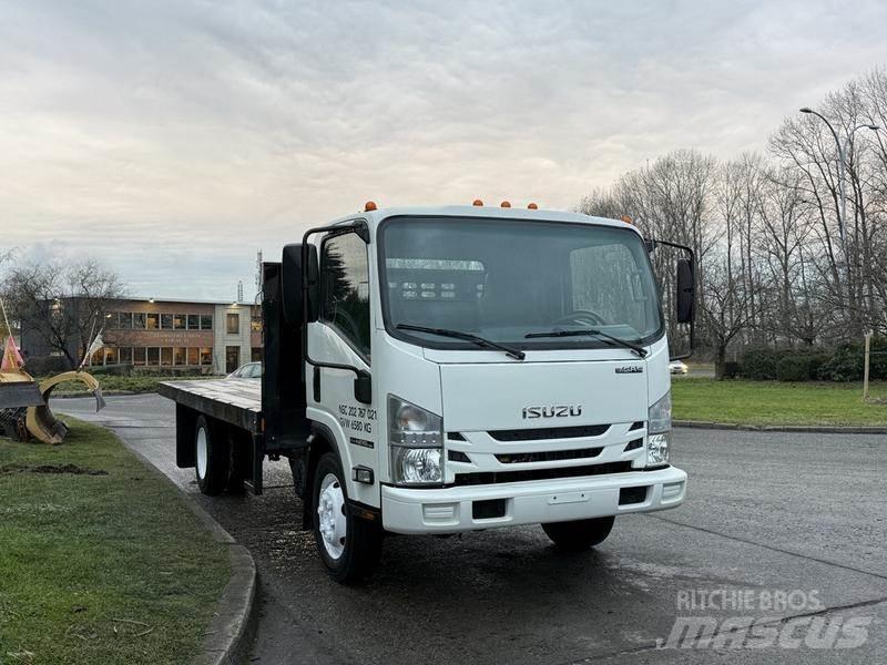 Isuzu NPR Camion plateau