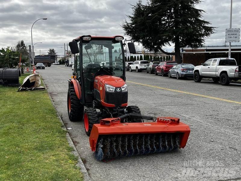 Kubota B2650 Camion balayeur