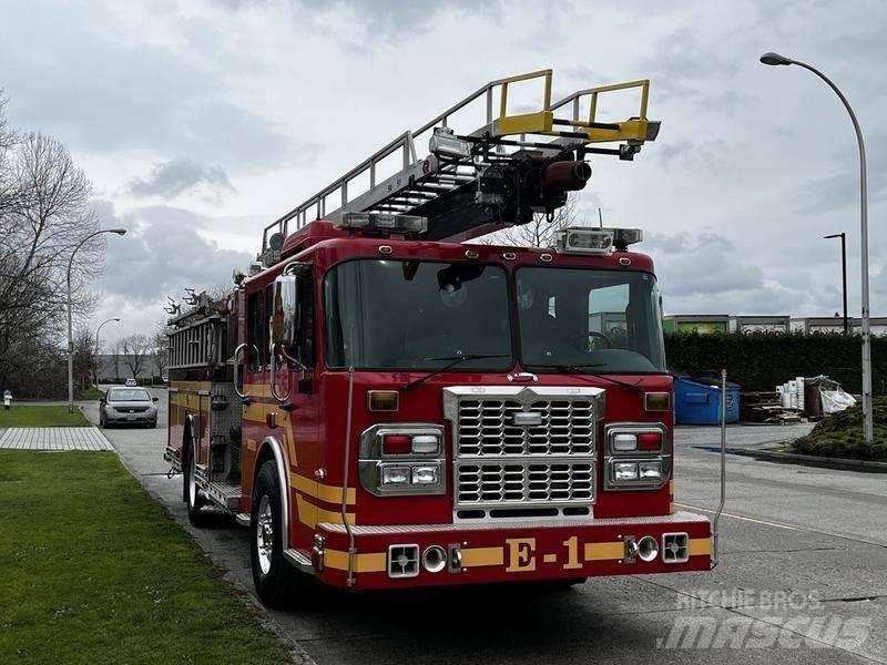 Spartan Gladiator Camions et véhicules municipaux