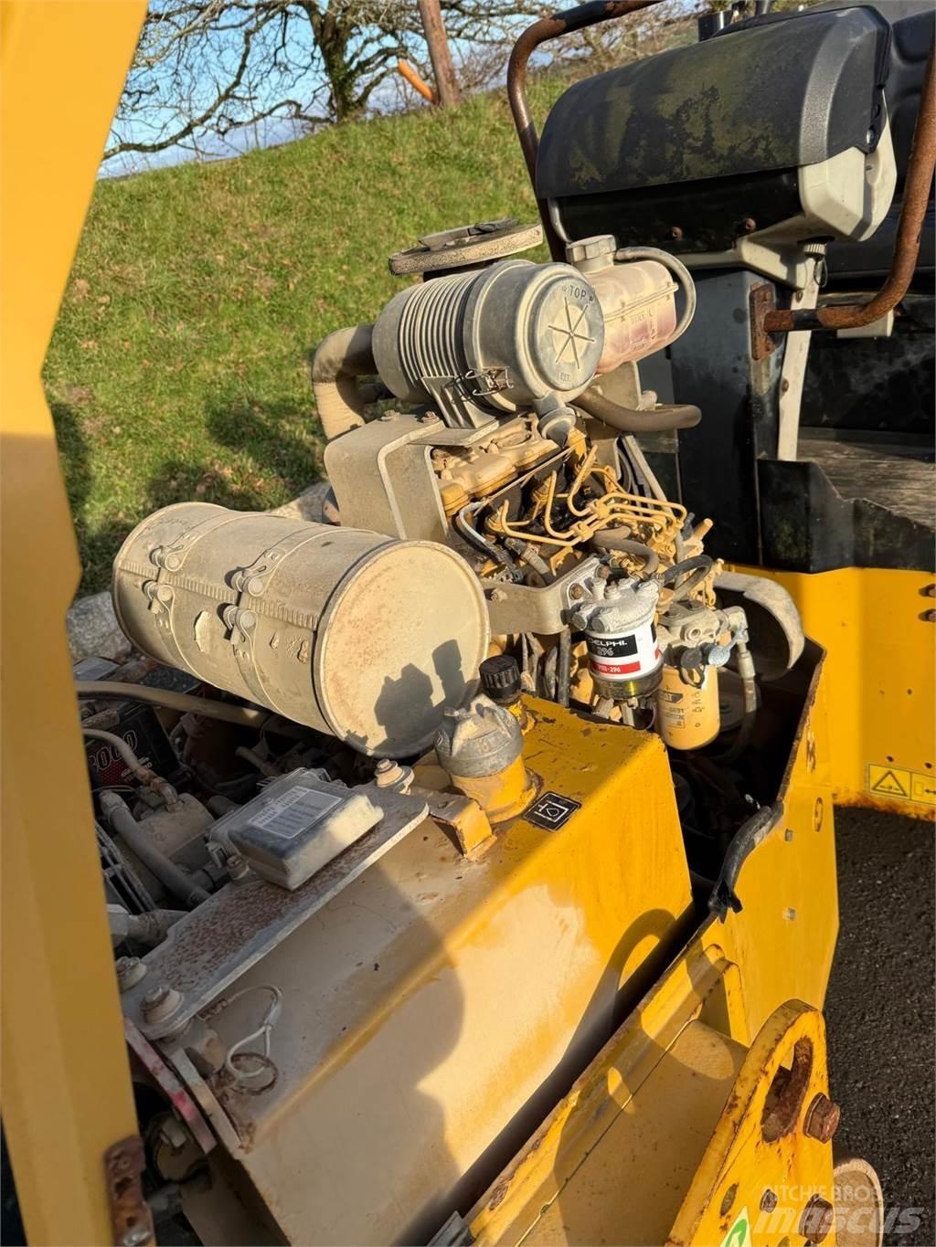CAT CB24B Rouleaux tandem
