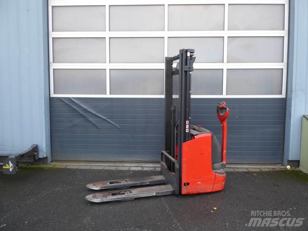 Linde L12L Gerbeur accompagnant
