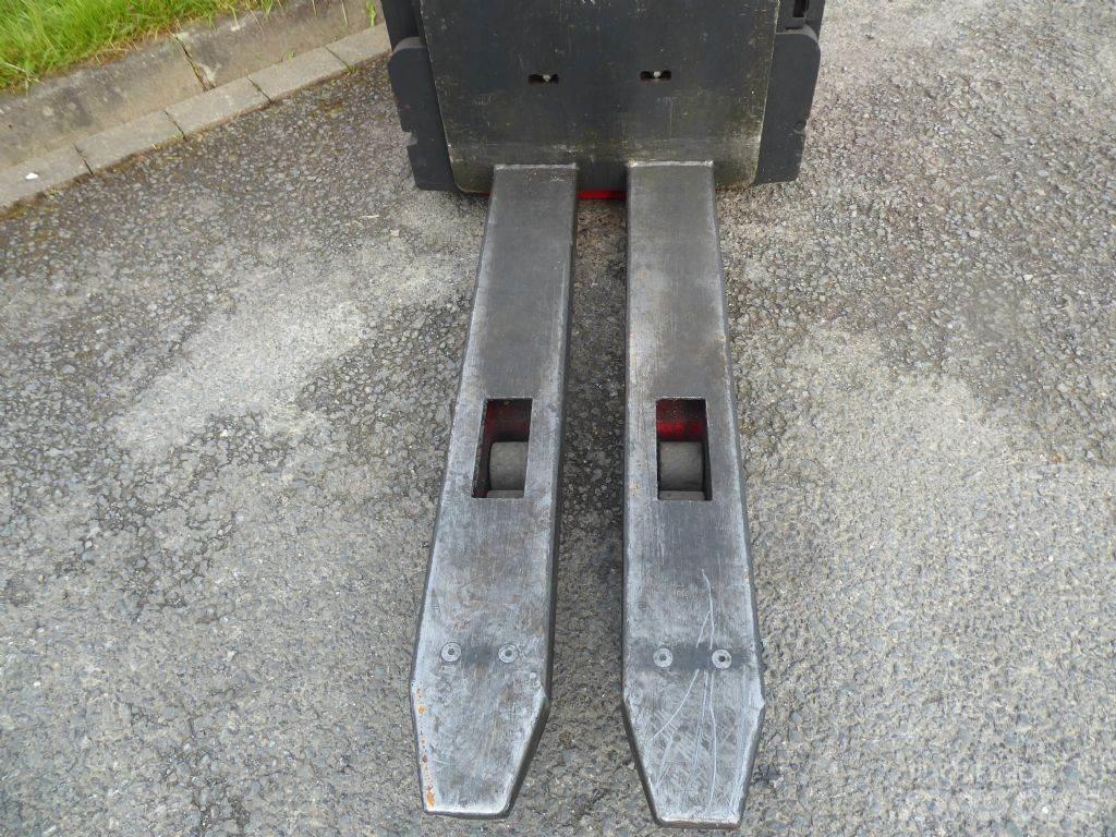Linde L14 Gerbeur accompagnant