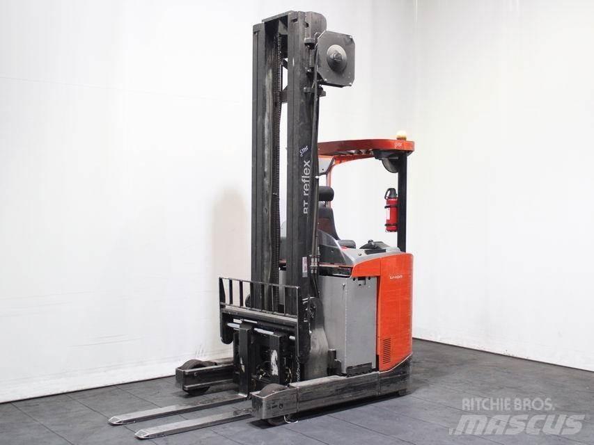 BT RRE 160 Chariot à mât rétractable