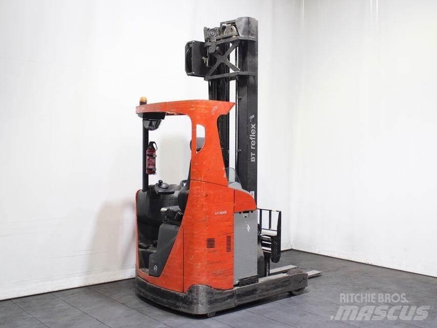 BT RRE 160 Chariot à mât rétractable