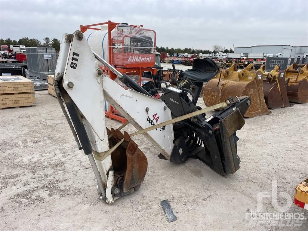 Bobcat 811 Pelle rétro arrière