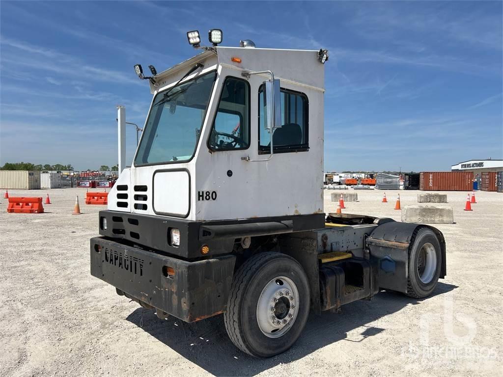 Capacity TJ5000 Tracteur routier