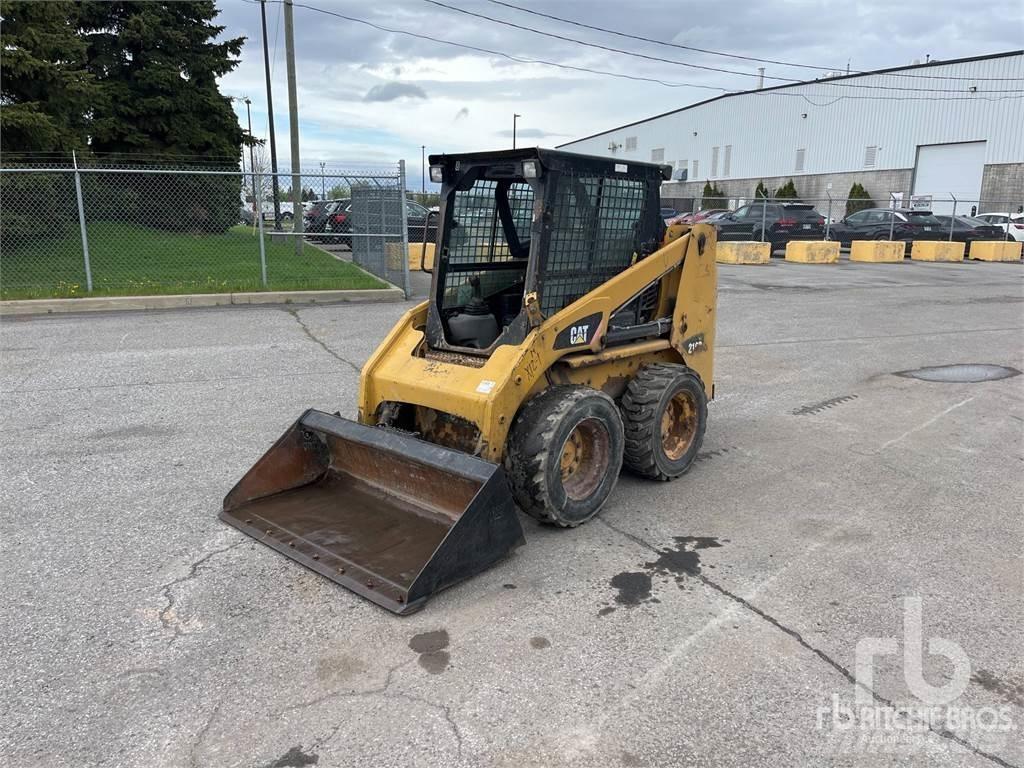 CAT 216B3 Chargeuse compacte